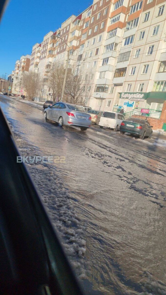    Потоп на улице Энтузиастов. Источник: "В курсе 22"