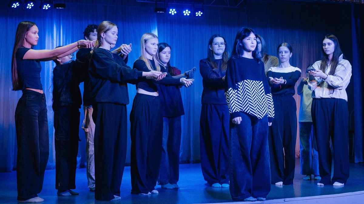    Благодаря гранту губернатора в Излучинске поставили спектакль