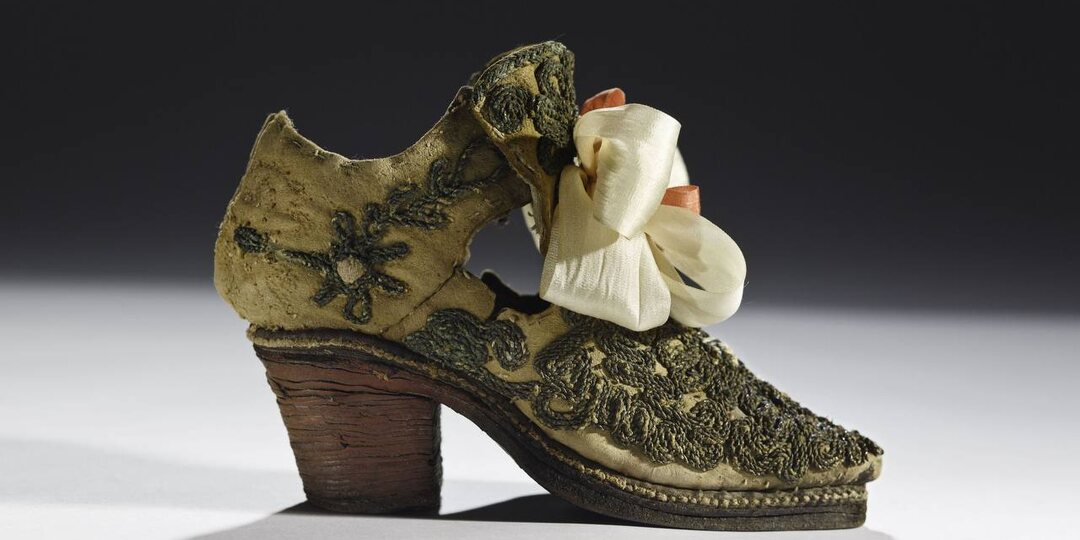 Зачем на обуви появился каблук (ортопеды тут ни при чём)