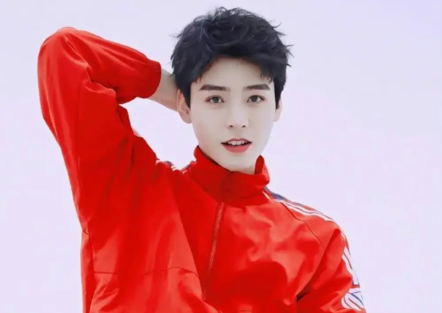 Снимок с экрана монитора. Актер Гун Цзюнь.