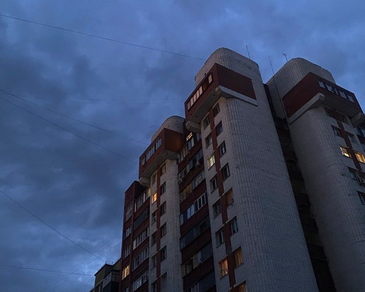     В Курске ночью раздался мощный взрыв, который разбудил жителей