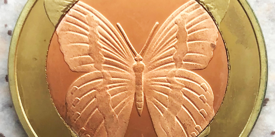 Красивые монеты с бабочками.