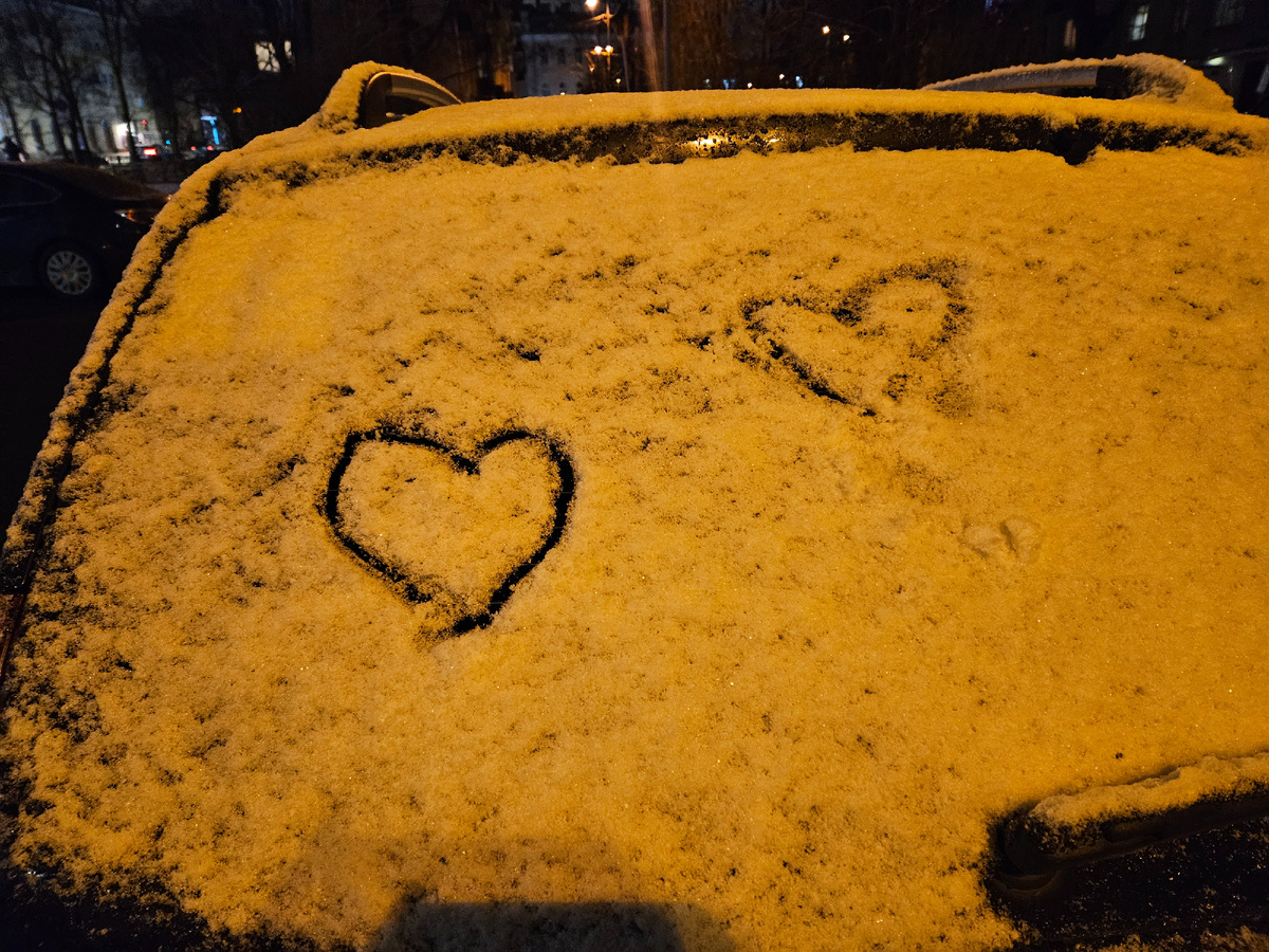 Снег на машине.