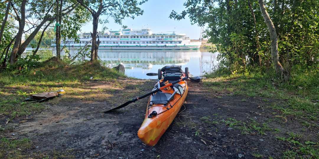 VIP-проход через шлюз, конец Terra Incognita и байдарка с электромотором. День шестьдесят восьмой. 🛶