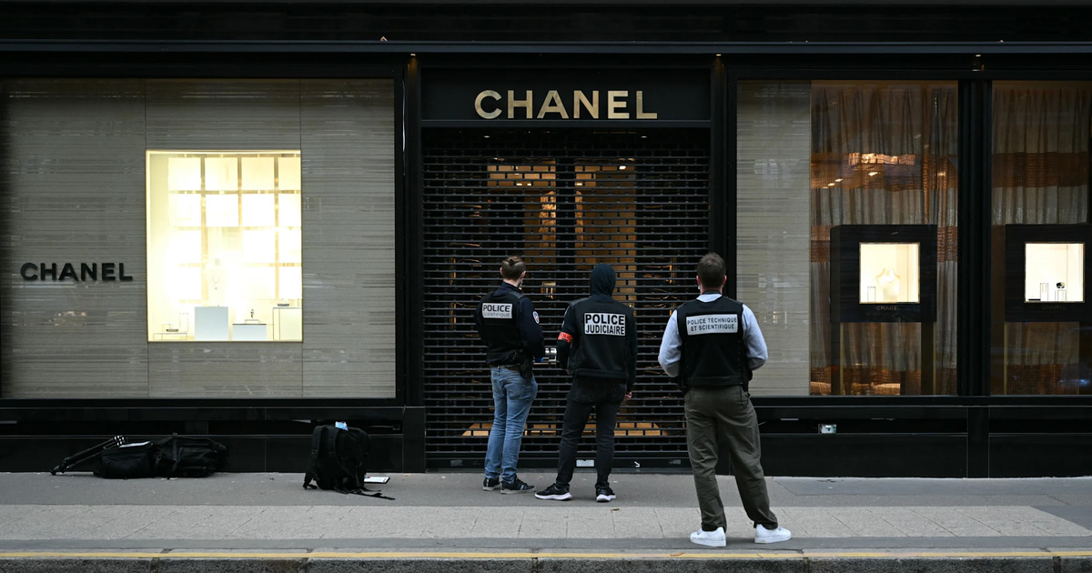    Бутик Chanel в Париже снова пытались ограбить (фото 1)