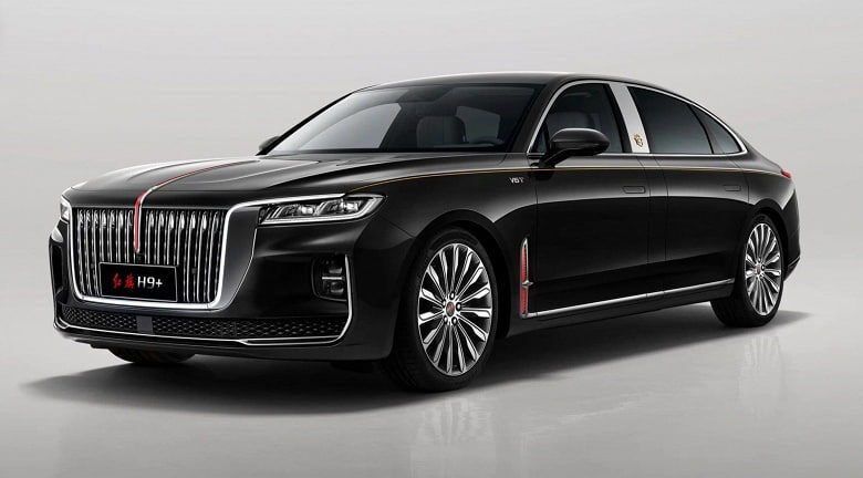 Лимузин Hongqi H9 для России получит новый 3.0-литровый V6 двигатель мощностью 272 л.с., работающий с 7-ступенчатым «роботом» и задним приводом. 🚘 Машина на 200 мм длиннее стандартного седана и оснащена роскошными функциями, включая электрические регулировки, подогрев, вентиляцию и массаж задних кресел.💎 В базовой комплектации предусмотрены 19-дюймовые колесные диски, пневмоподвеска, доводчики дверей и акустика Bose.