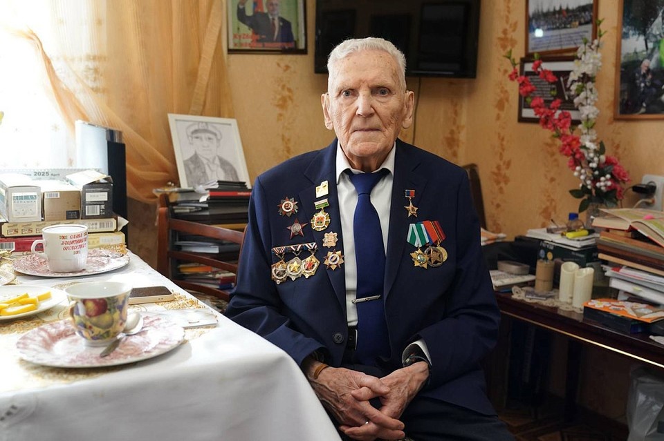    В Кемерове 99-летний ветеран Великой Отечественной оставил мошенников без денег. Пресс-служба администрации города Кемерово