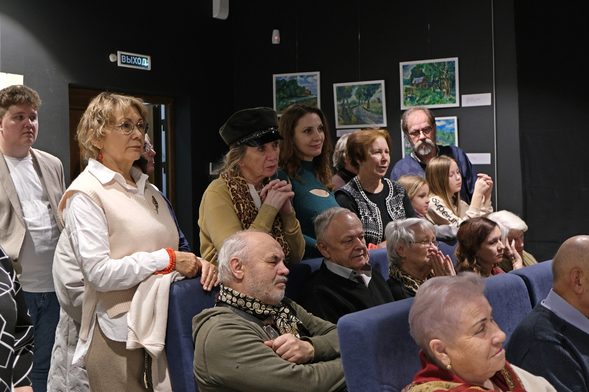 Фотографии с открытия выставки Алексея Старцева в зале "Голография" музея "Фридландские ворота", 15 ноября 2025 г. Фотографии Александры Макаревич