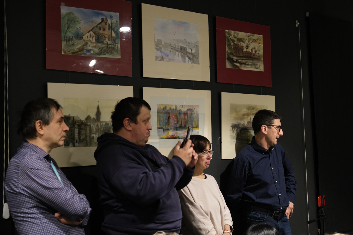 Фотографии с открытия выставки Алексея Старцева в зале "Голография" музея "Фридландские ворота", 15 ноября 2025 г. Фотографии Александры Макаревич