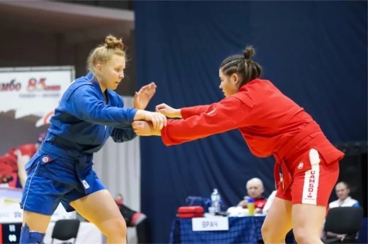    Губернатор поздравил свердловских спортсменов со Всероссийским днем самбо