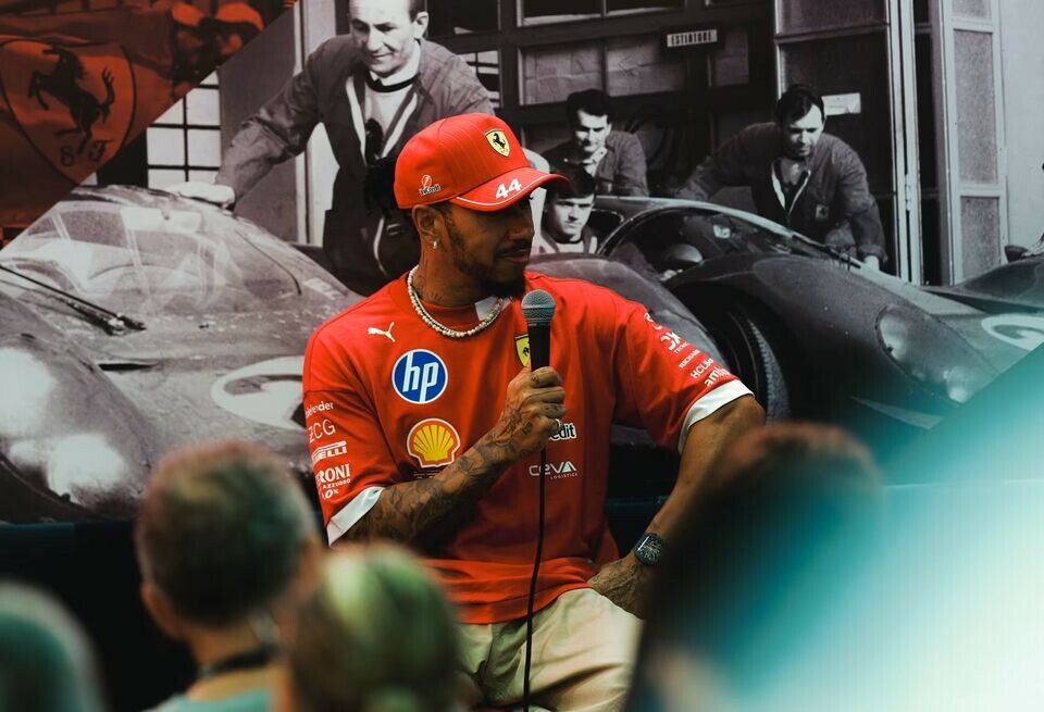    Раскрыты реальные сроки контрактов Хэмилтона и Леклера в FerrariFerrari