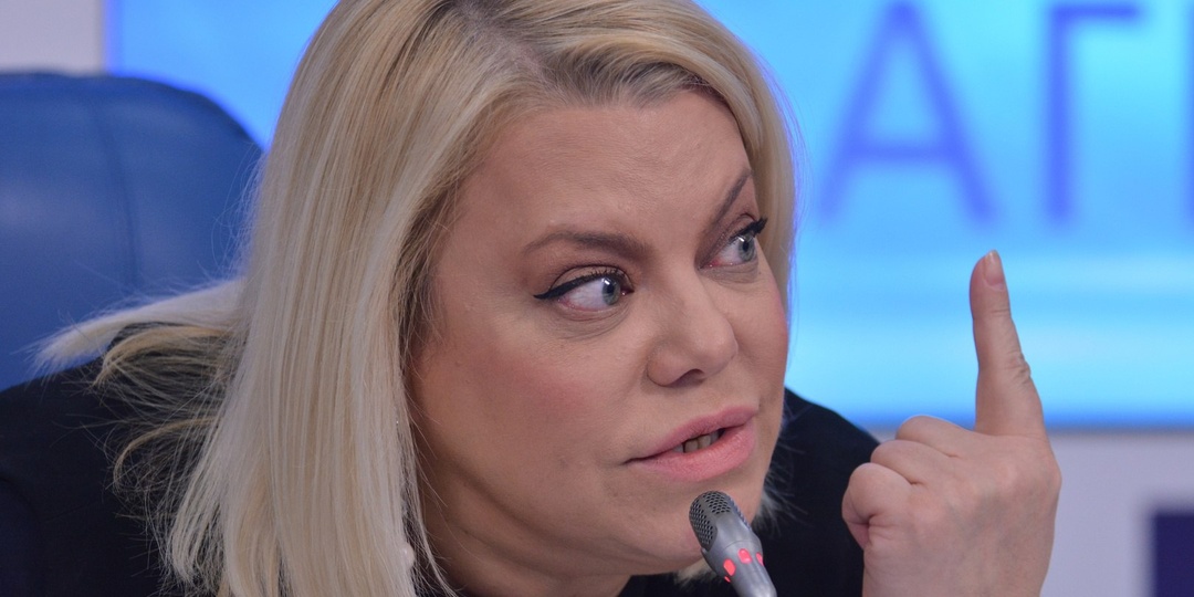 «Говорите — своих не бросаем?!»: Яна Поплавская разоблачает «культурную шизофрению» в российском кино