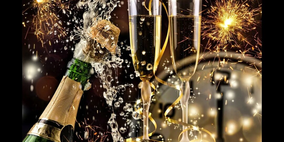 Встречаем 2026 год под бой курантов и брызги игристого. Выбираем лучшее игристое вино до 700 рублей.