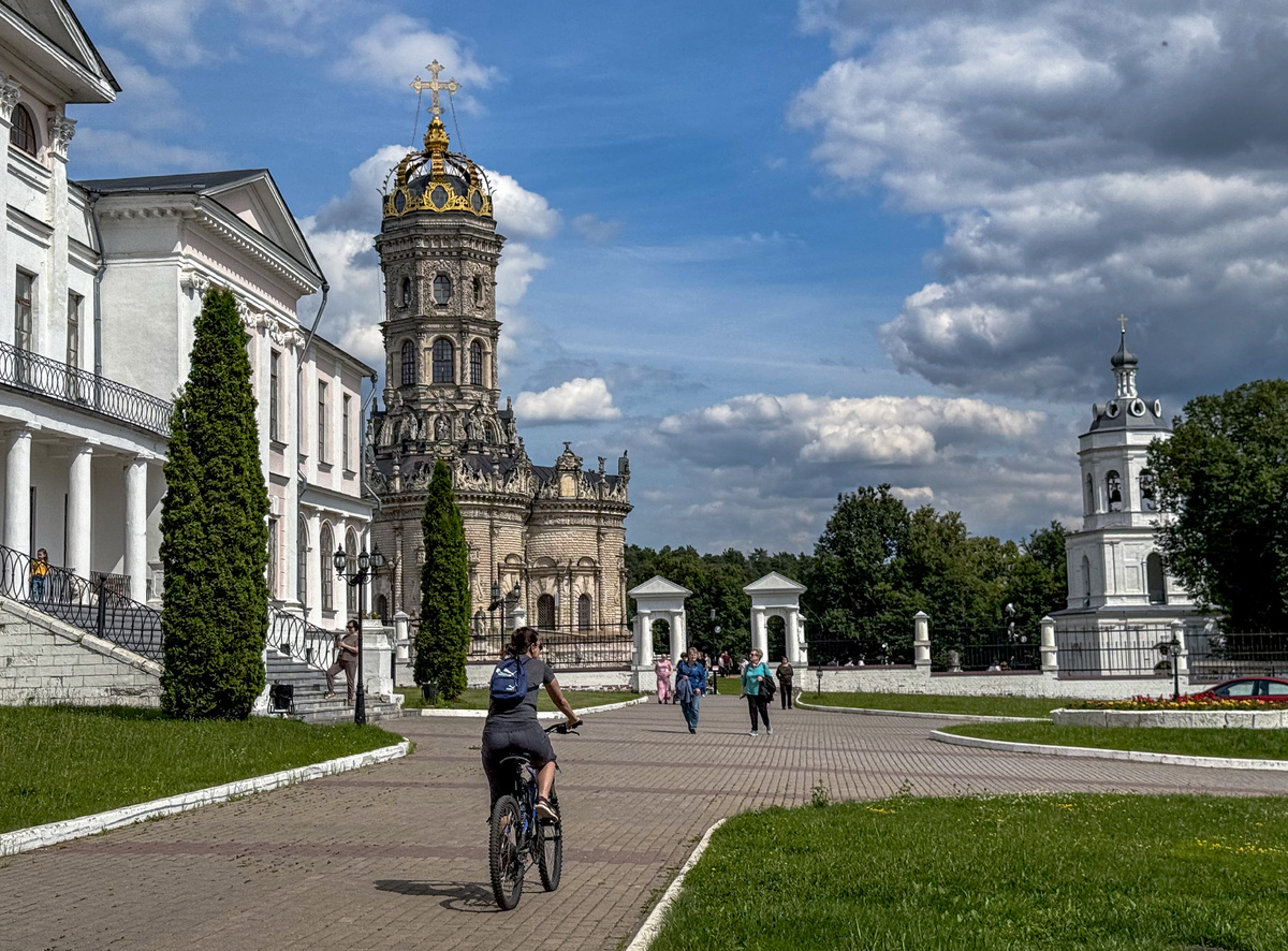 Знаменская церковь в Дубровицах. Фото автора