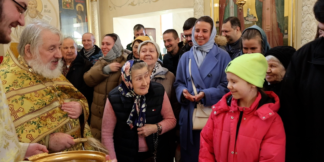 Пейте святую воду как можно чаще! Фоторепортаж с водосвятного молебна отца Александра Копяткевича