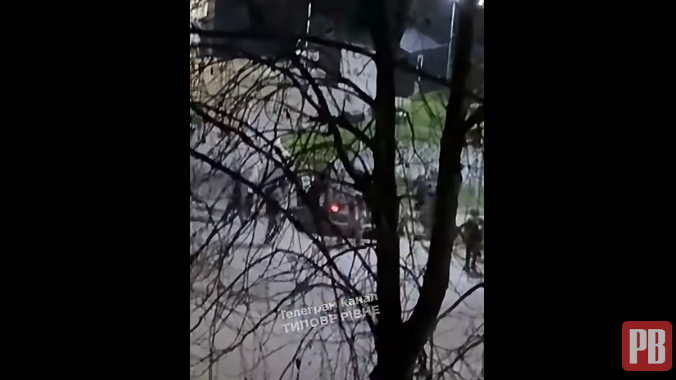    В Ровно местные жители громили авто ТЦК, спасая земляка от мобилизации