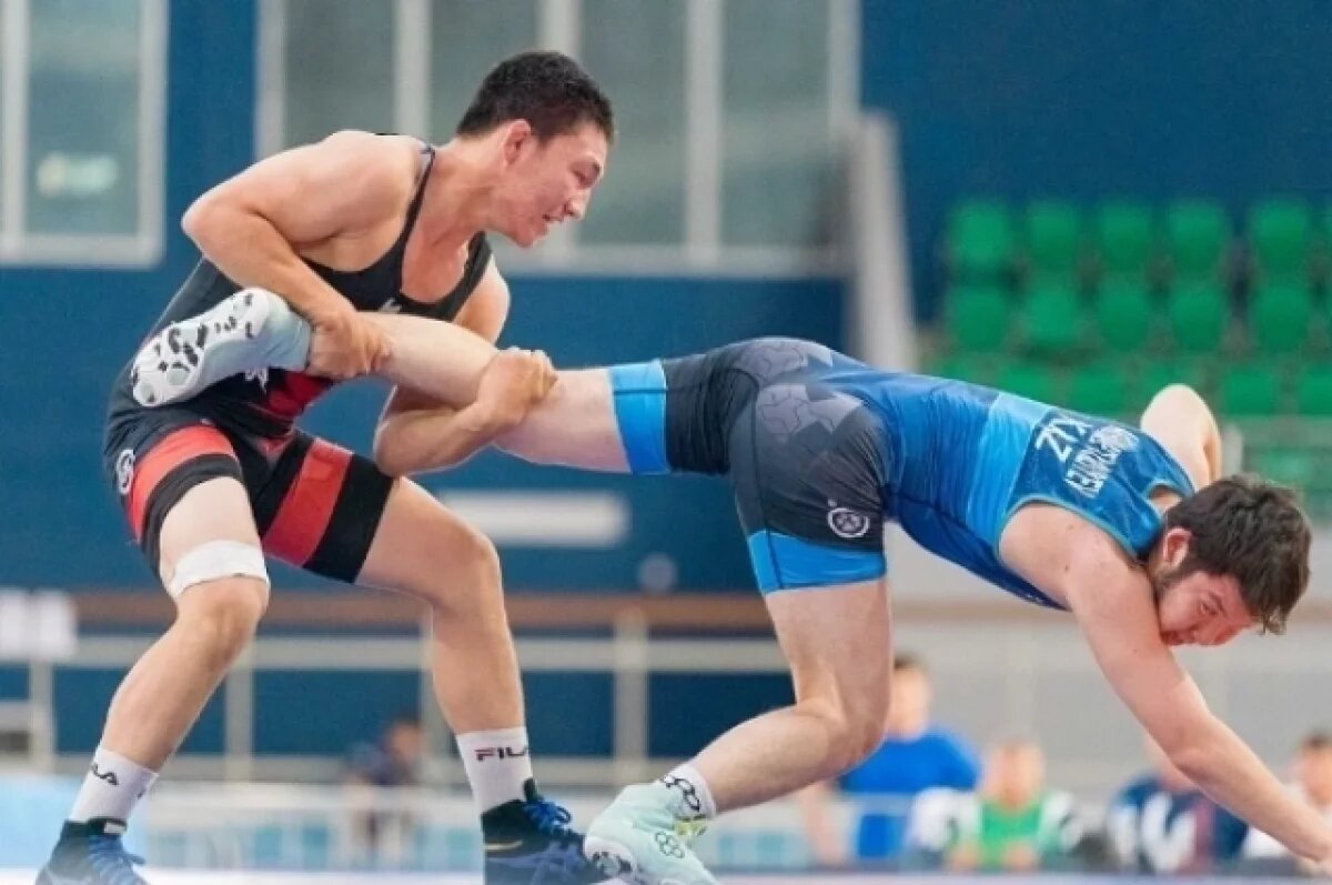    Турнир по вольной борьбе имени Дмитрия Коркина проходит в Якутске