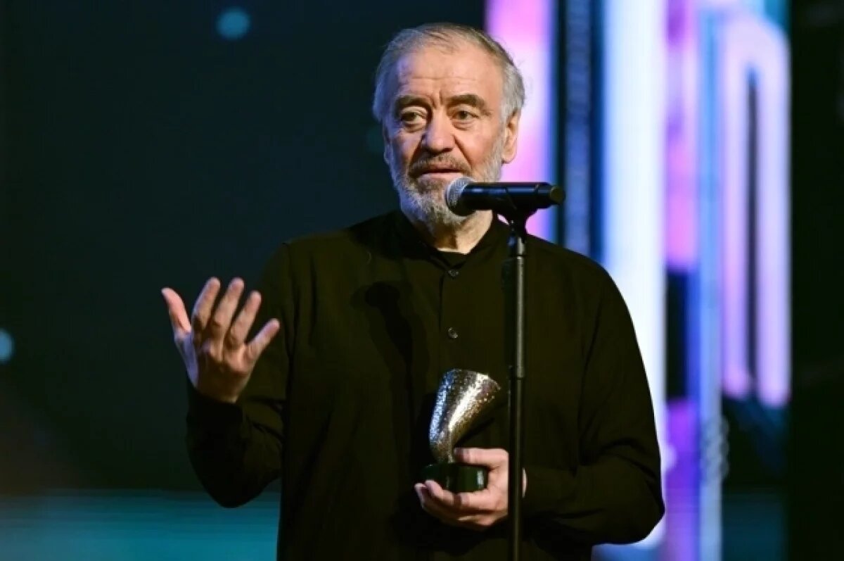    Путин пообщался с Гергиевым на гала-концерте в Большом театре