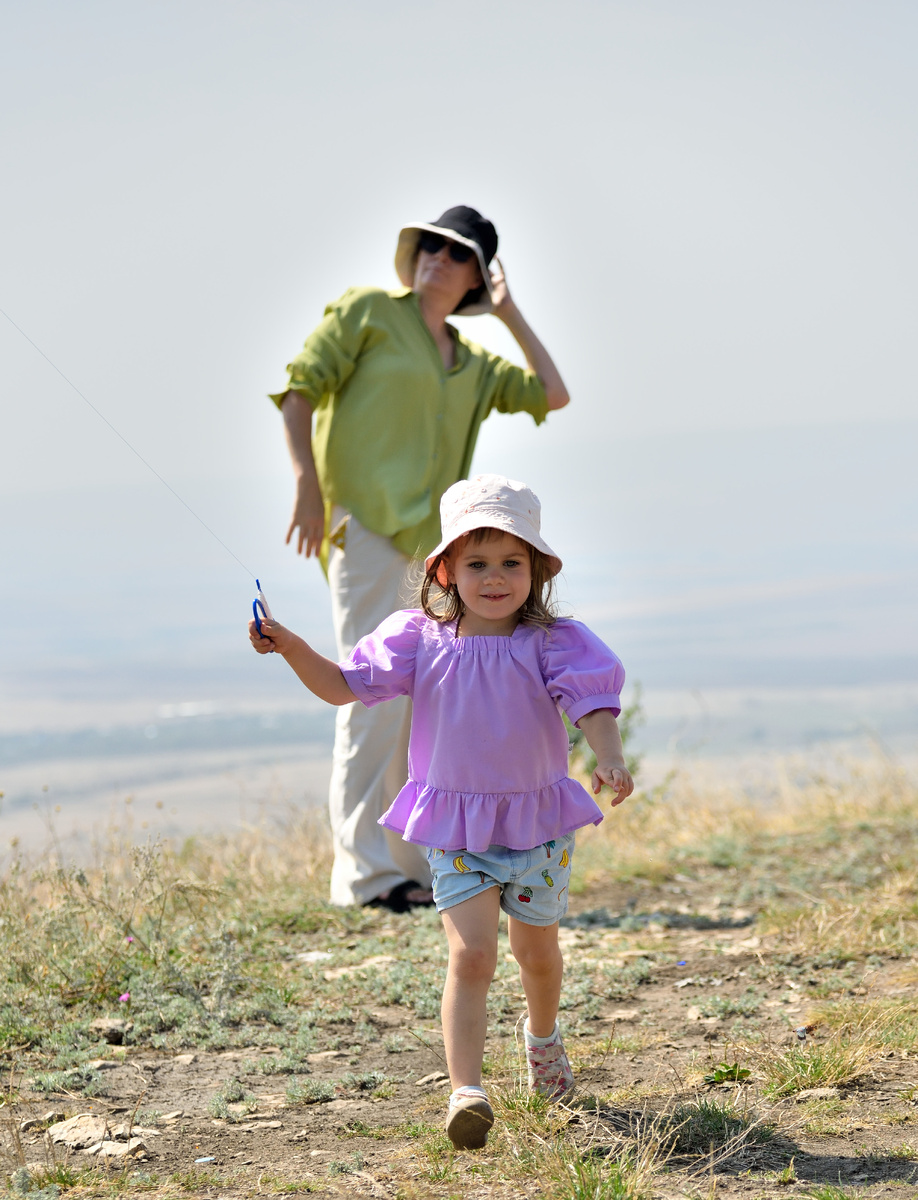 На Сенгилеевских холмах, х. Грушёвый, за Ставрополем.
