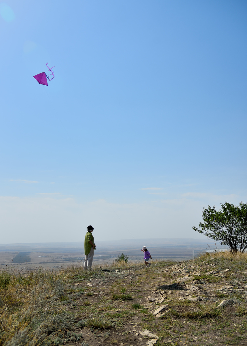 Радость от первого запуска воздушного змея. 