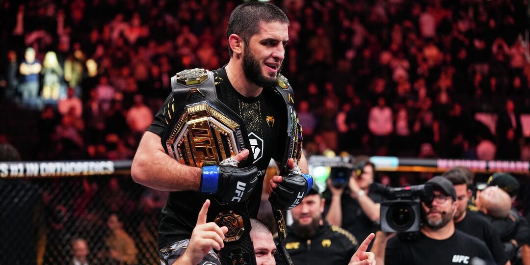 Ислам Махачев стал первым двойным чемпионом UFC в истории России.
