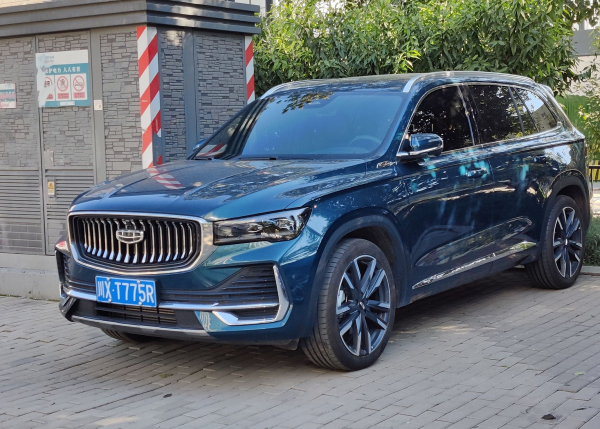 В Китае этот автомобиль продают как Geely Xingyue L