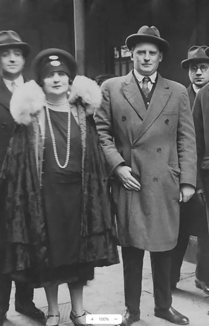 Александр Алехин с женой Надеждой Васильевой. Фотография из архива С. Б. Воронкова.