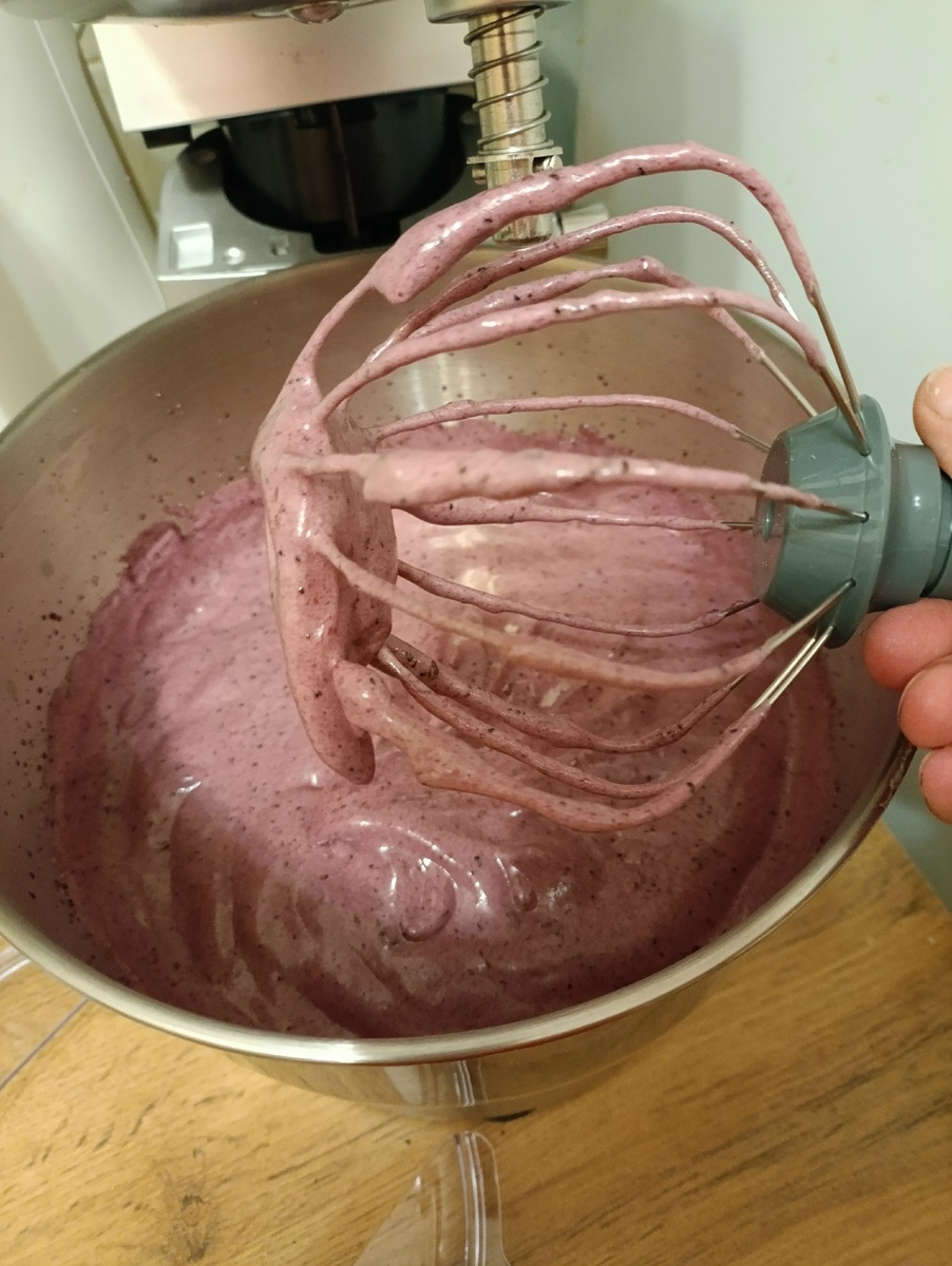 Взбиваю до "стоячего" состояния