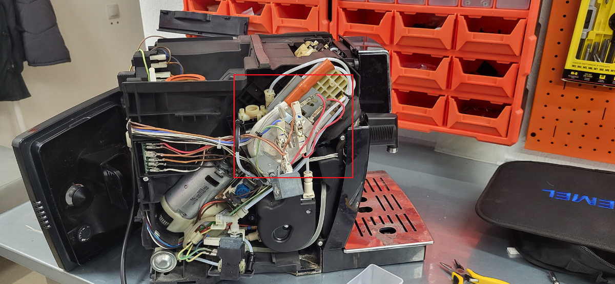 Красным я отметил пароблок старого образца.