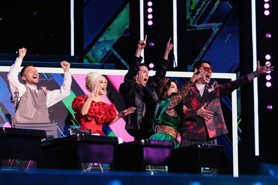 Судя по фото, взятому из "телеги" одного из членов жюри, кого-то из аватаров они разгадали. Как думаете, кого? ;))