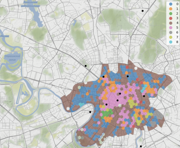 На картинке локации Старбакс в центре Москвы в 2020 г , наложенные на кластеризованные гексагоны. - Большая часть находится в 5 кластере