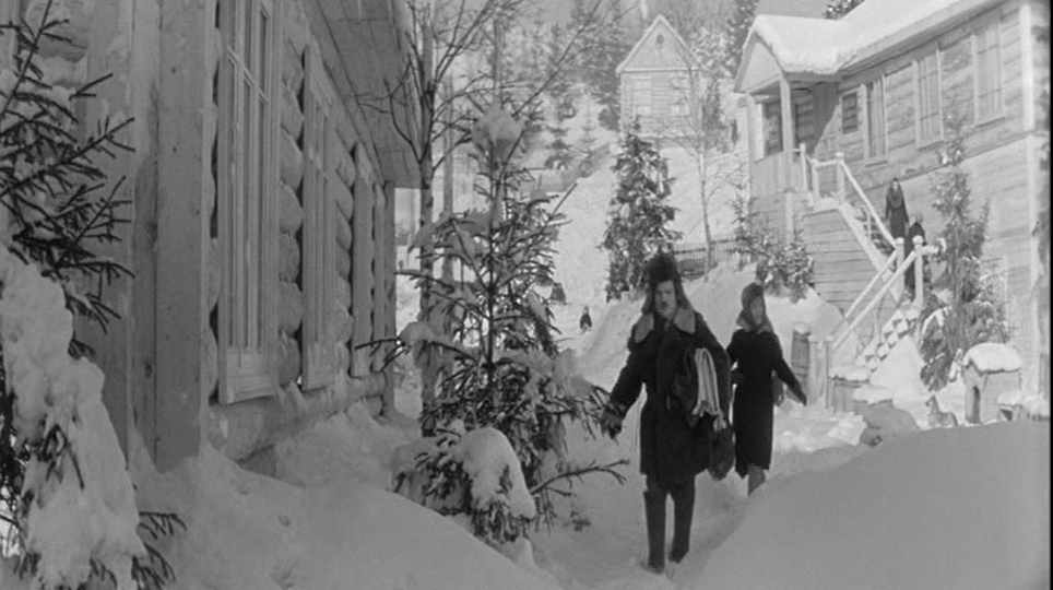 ЧТО БЫВАЕТ, ЕСЛИ МНОГО РАЗ ПЕРЕСМАТРИВАТЬ СОВЕТСКИЕ ФИЛЬМЫ… КАК МНОГО КИНОЛЯПОВ В ФИЛЬМЕ «ДЕВЧАТА»!