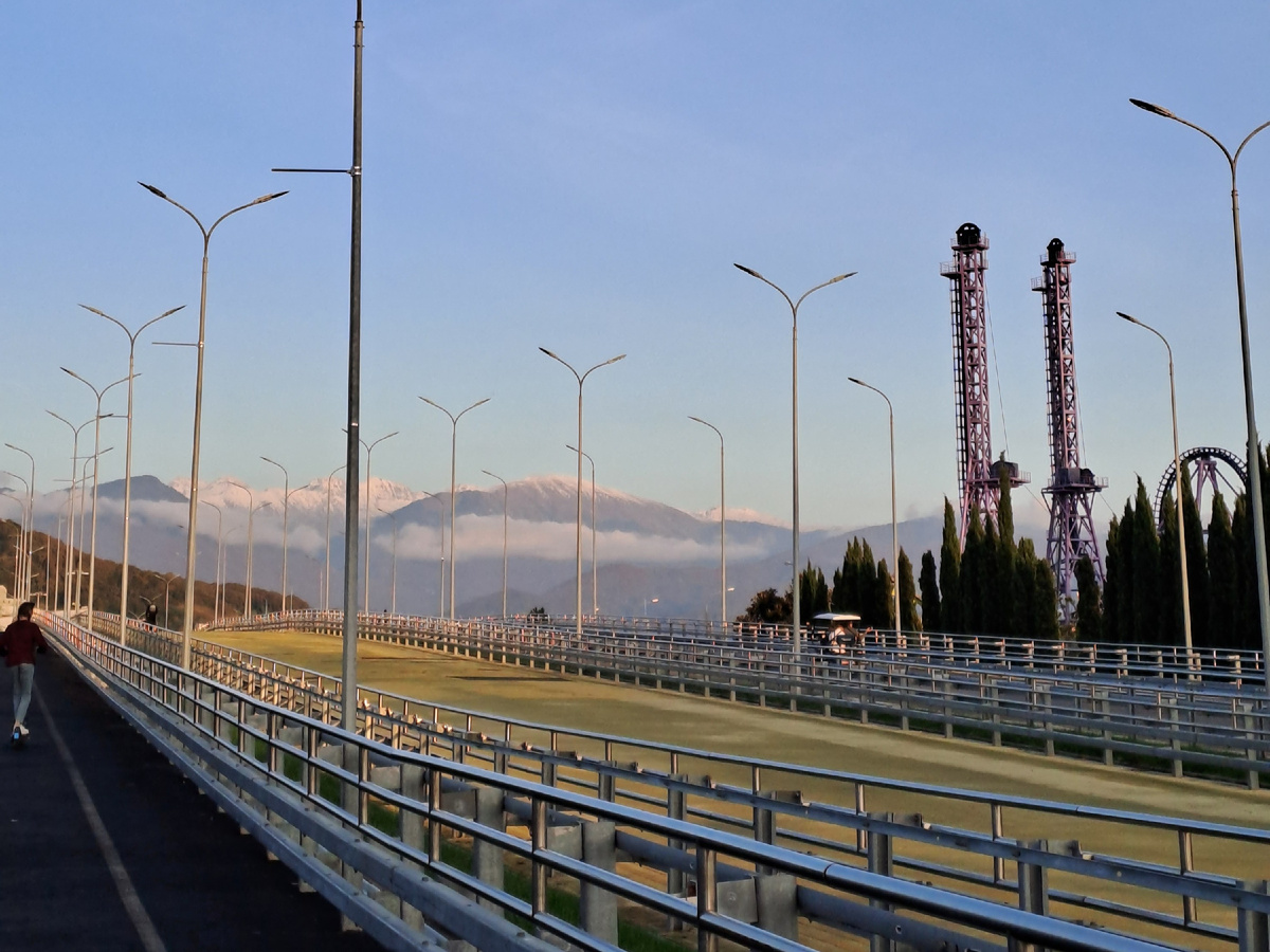 Справа Сочи парк