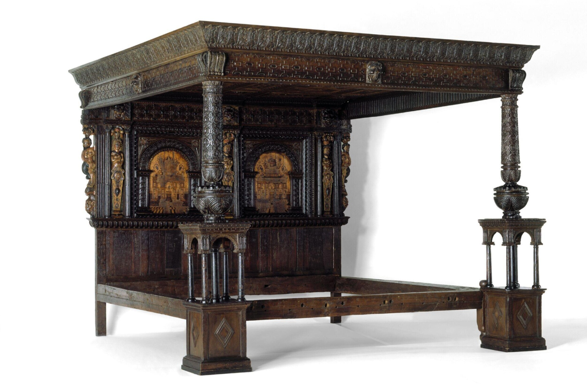 Каркас кровати сохранился с 16 века. А все ее нынешнее текстильное убранство — реконструкция © Музей Виктории и Альберта