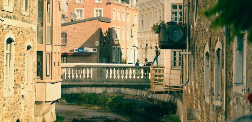 Кадр из трейлера фильма "Служба доставки книг"