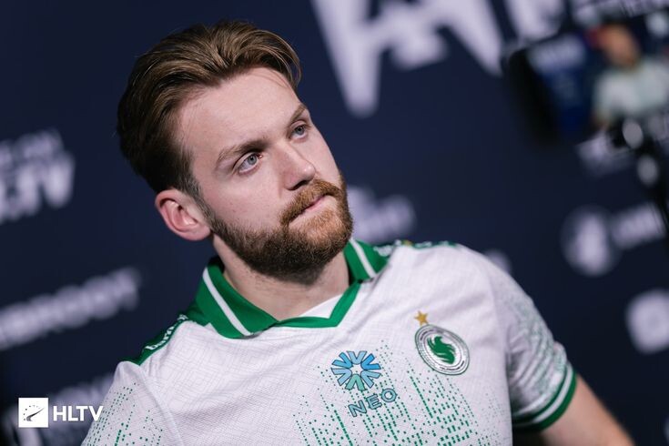 Никола Ковач в форме Falcons.