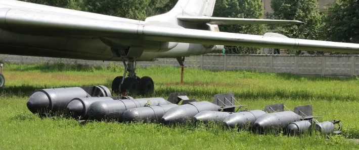 ФАБ-9000 первая слева