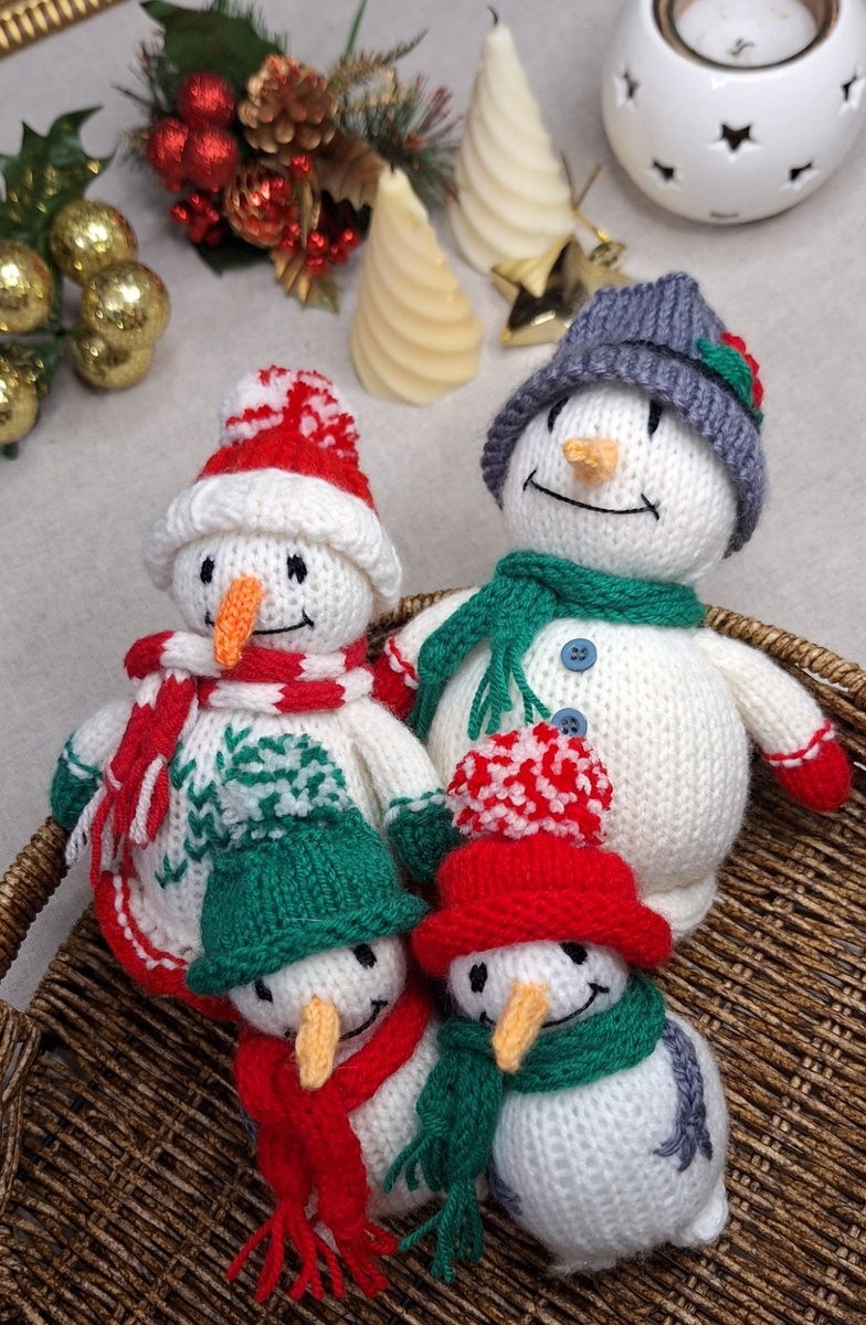 Семейство снеговиков