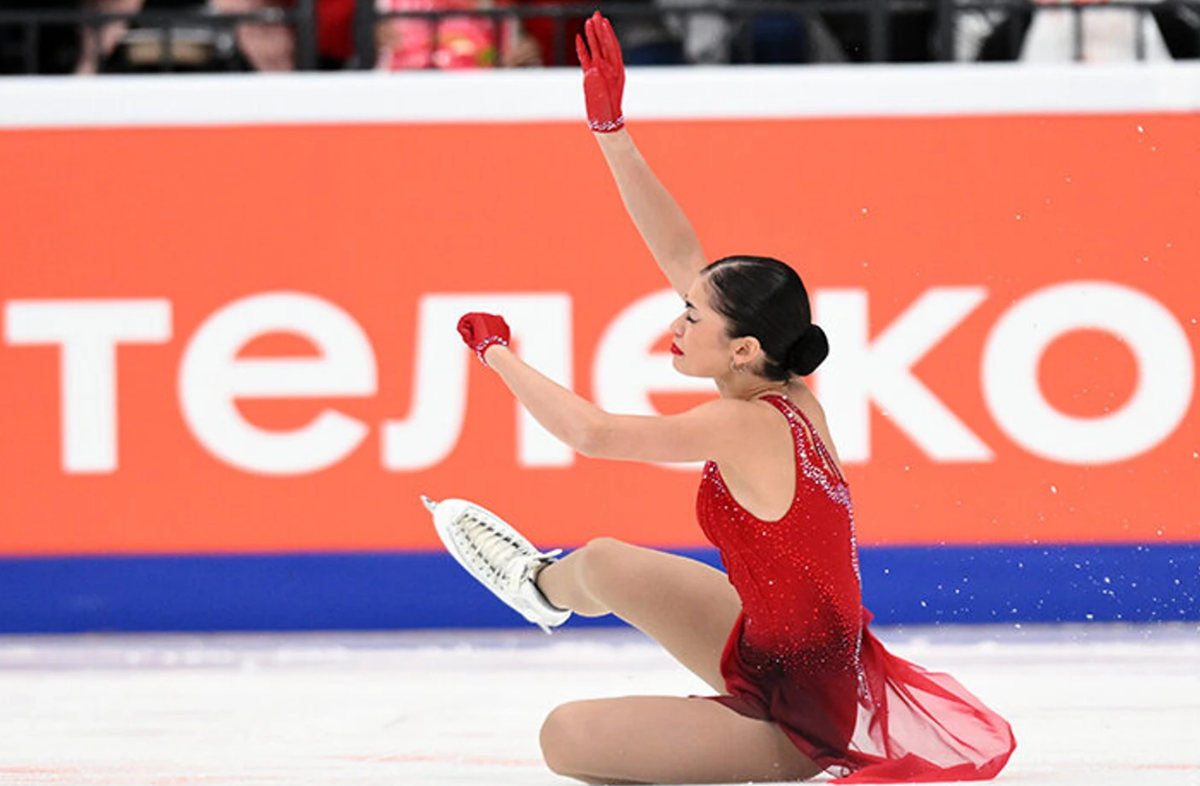 Падение Аделии Петросян с четверного тулупа. Фото: соцсети