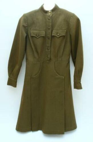 Платье сержанта, механика-водителя танка "Т-70" 2-й роты 345-го танкового батальона 91-й танковой бригады Екатерины Алексеевны Петлюк. Начало 1940-х. Государственный историко-мемориальный музей-заповедник "Сталинградская битва".