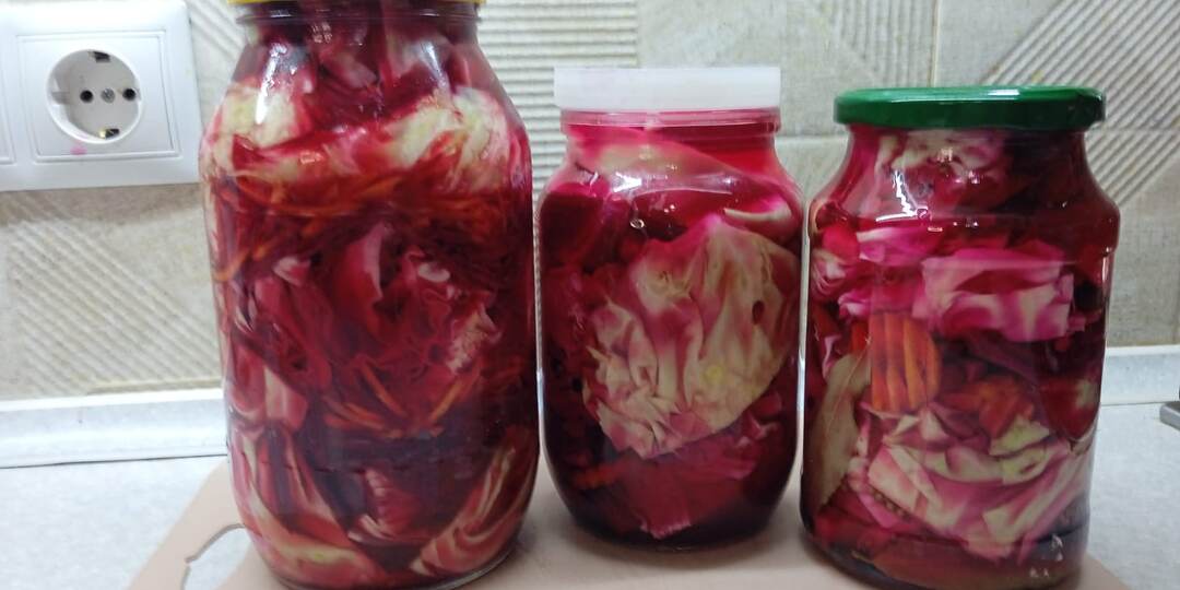 Капуста пелюстка(кусками со свеклой)