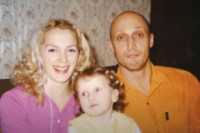 Гоша Куценко и Мария Порошина с дочерью.