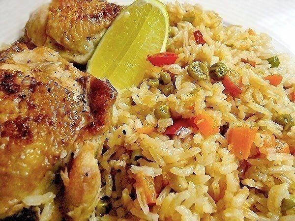 Фото: Arroz con pollo - вкуснейший рис с курицей Еда, ru.pinterest.com