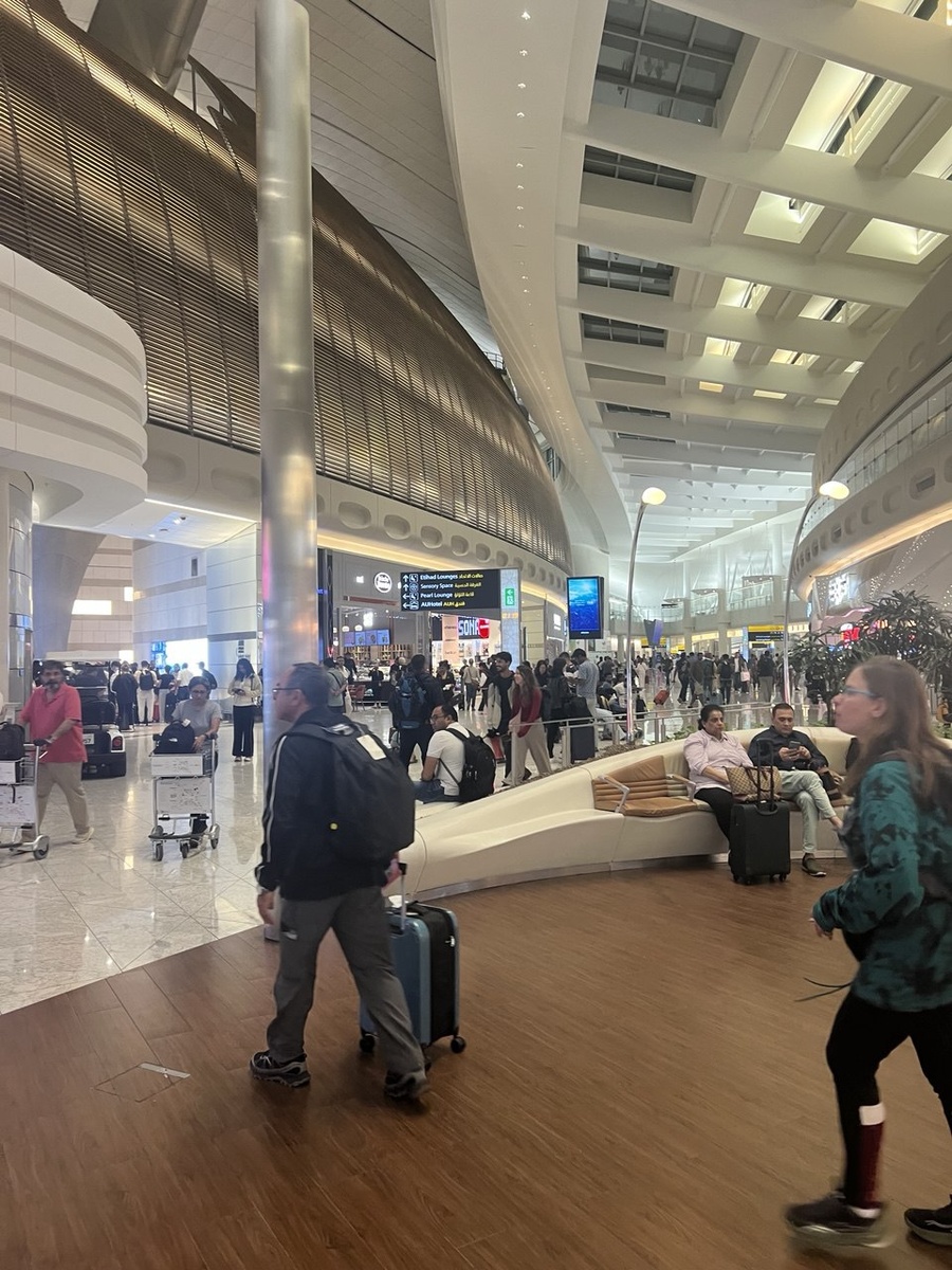 Бизнес-зал в аэропорту Абу-Даби- снаружи