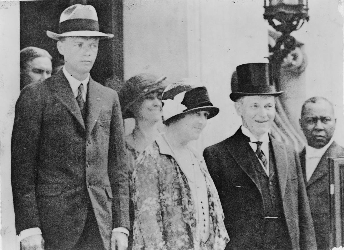 Человек‑легенда с репутацией национального героя. В 1940‑м его имя было громче многих политиков.