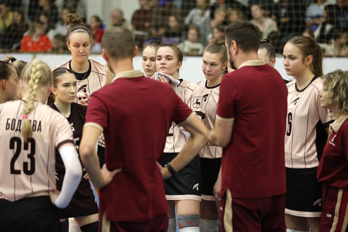    Пока настроение у наших девчат не самое лучшее.