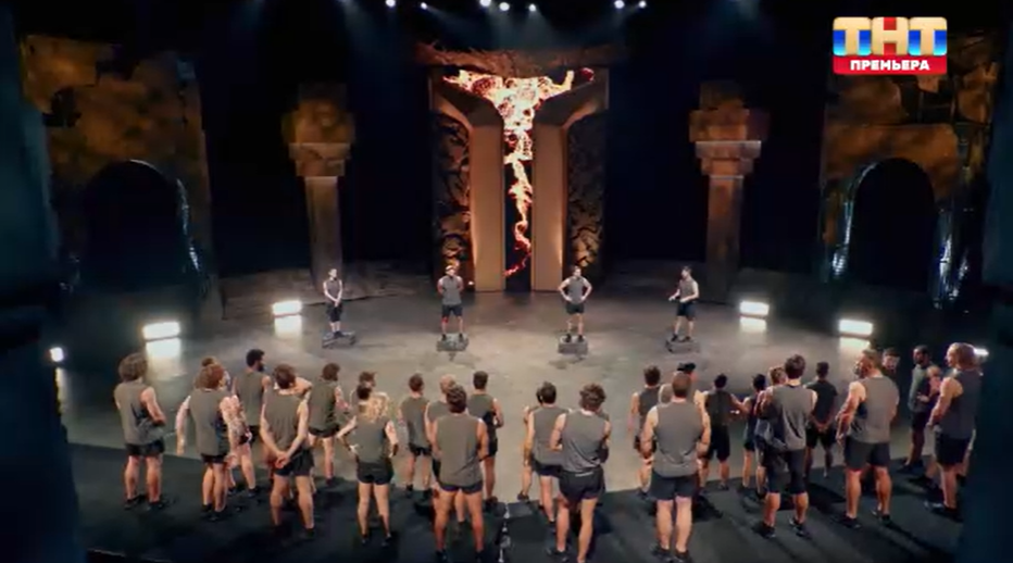 Кадр из шоу "Титаны" 23.11.2025