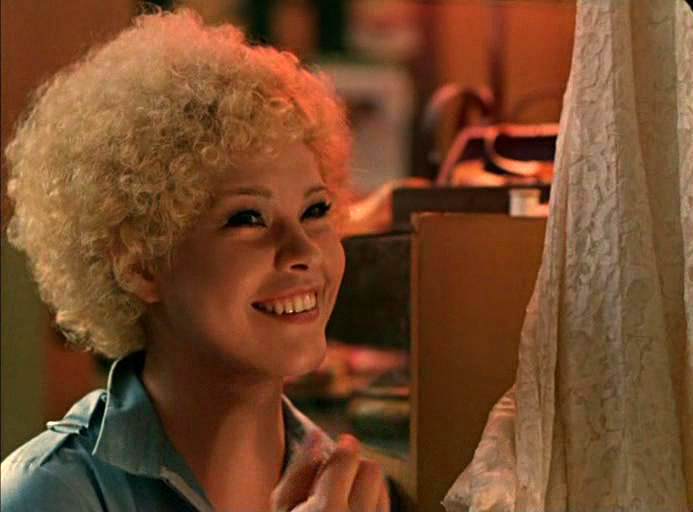 Татьяна Догилева в роли Марины в мелодраме "Вокзал для двоих"