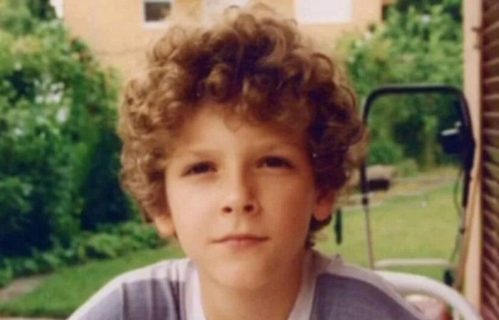 Родился в Москве, но рос в Швейцарии.