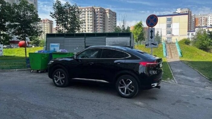 Машина может помешать работе коммунальных служб